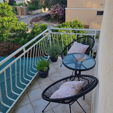 Apartment Tonka - Cozy W/ac & Parking